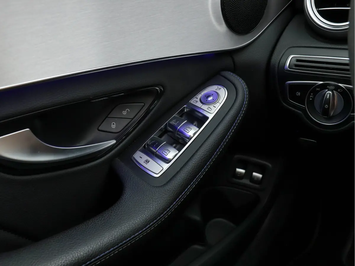 300 e AMG-Sportpack Limited Business Solution (Plug-in) (INCL-BTW) Aut. *PANO | LEATHER-ALCANTARA | FULL-LED | NAVI-FULLMAP | TOPVIEW | BLINDSPOT | PREMIUM-AUDIO | DAB | CARPLAY | AMBIENTLIG