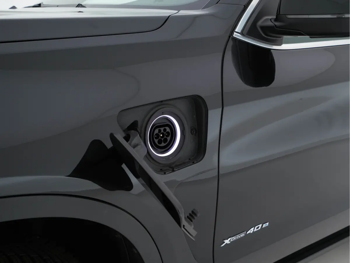 xDrive 40e Plug-In Aut. *LEATHER | NAVI-FULLMAP | BI-XENON | ECC | PDC | CRUISE | COMFORT-SEATS |  18"ALU*