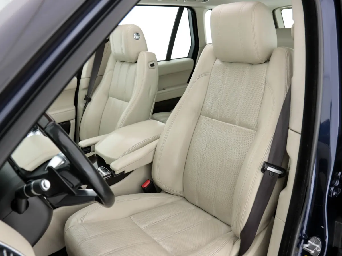 3.0 TDV6 Vogue Aut. *PANO | LEATHER | NAVI-FULLMAP | DIGI-COCKPIT | TOPVIEW | BI-XENON | MERIDIAN-AUDIO | MEMORY-PACK | AIRSUSPENSION | HEATED-COMFORTSEATS | SHIFTPADDLES | 20"ALU*