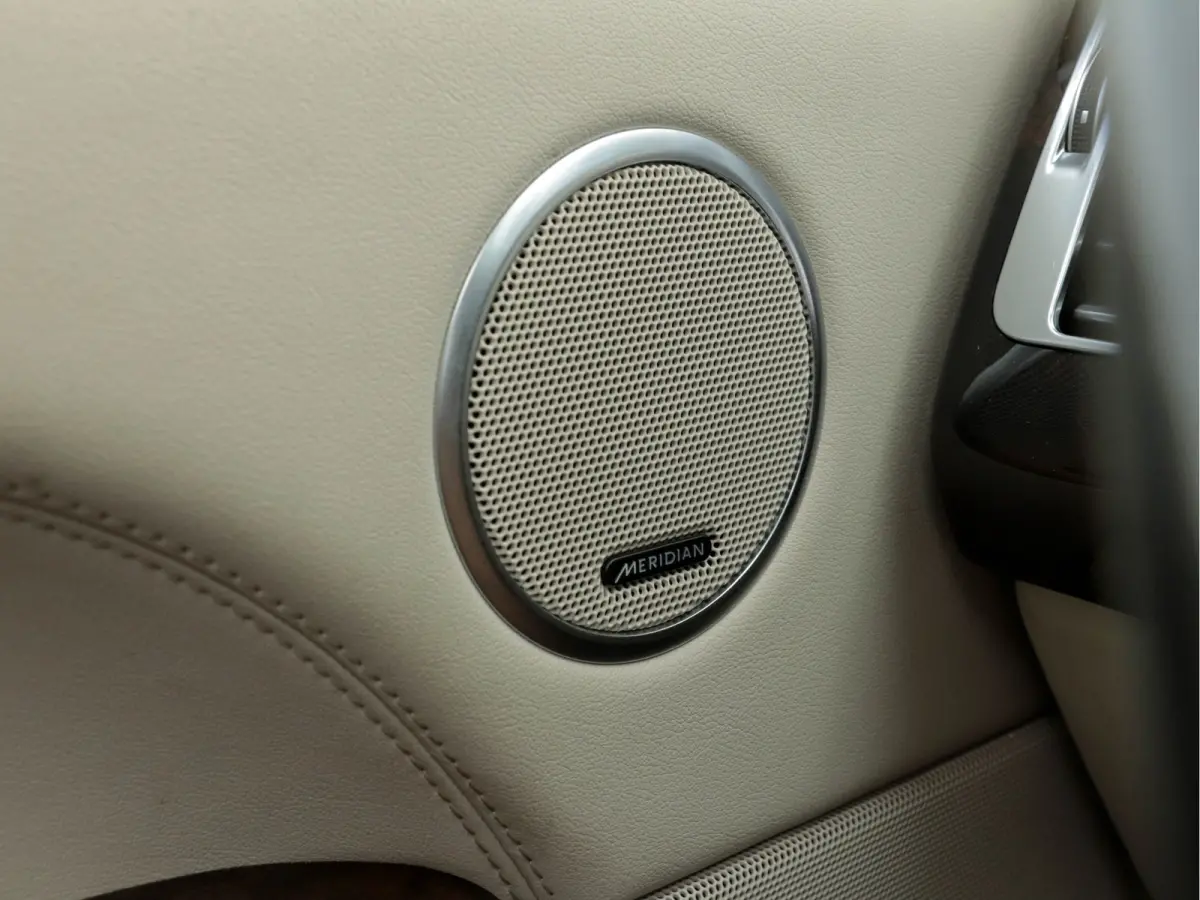 3.0 TDV6 Vogue Aut. *PANO | LEATHER | NAVI-FULLMAP | DIGI-COCKPIT | TOPVIEW | BI-XENON | MERIDIAN-AUDIO | MEMORY-PACK | AIRSUSPENSION | HEATED-COMFORTSEATS | SHIFTPADDLES | 20"ALU*