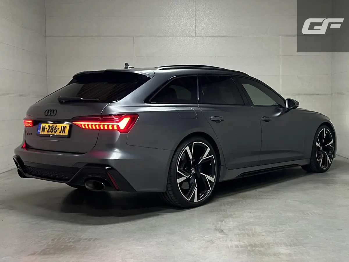 4.0 TFSI Quattro Matgrijs Dynamic+ B&O 600PK
