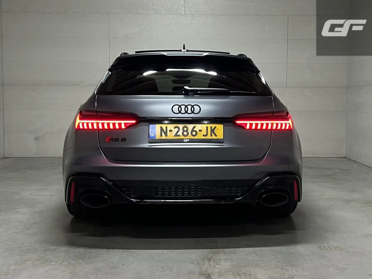 4.0 TFSI Quattro Matgrijs Dynamic+ B&O 600PK