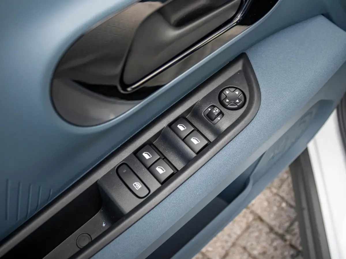 La Prima 11 kW 44 kWh | Uit voorraad leverbaar | Clima | Cruise | Camera | Apple Carplay | 17" | Navi | Winter Pack