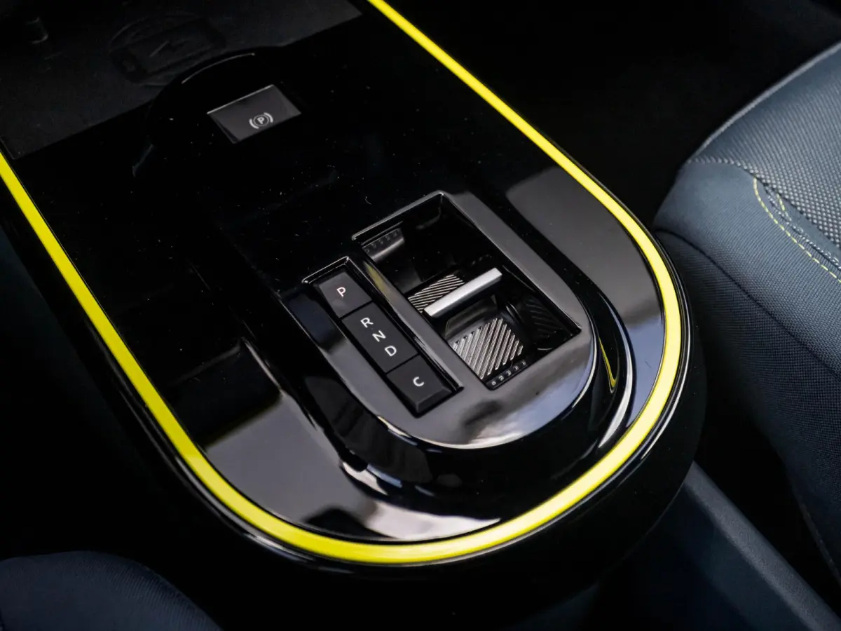 La Prima 11 kW 44 kWh | Uit voorraad leverbaar | Clima | Cruise | Camera | Apple Carplay | 17" | Navi | Winter Pack