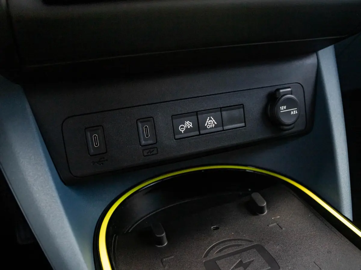 La Prima 11 kW 44 kWh | Uit voorraad leverbaar | Clima | Cruise | Camera | Apple Carplay | 17" | Navi | Winter Pack