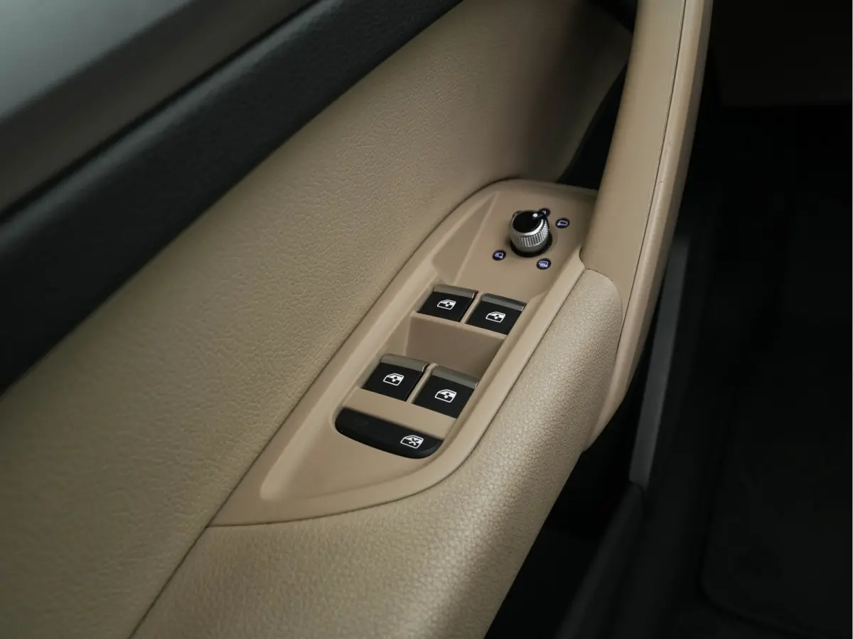2.0 TDI Pro Line *PANO | XENON | LEATHER | NAVI-FULLMAP | HEATED-COMFORTSEATS | ECC | KEYLESS | PDC | CRUISE | 20''ALU*
