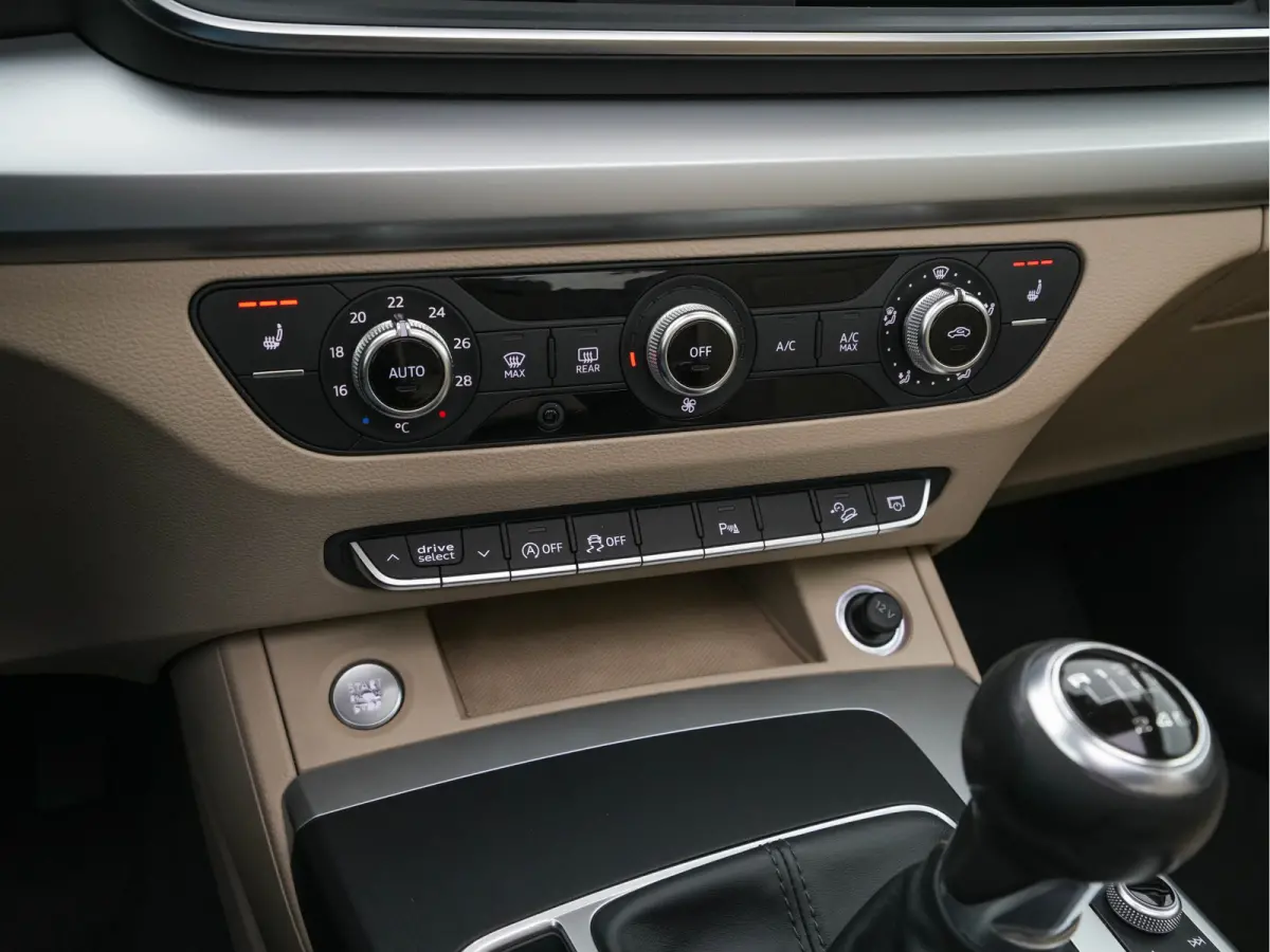 2.0 TDI Pro Line *PANO | XENON | LEATHER | NAVI-FULLMAP | HEATED-COMFORTSEATS | ECC | KEYLESS | PDC | CRUISE | 20''ALU*