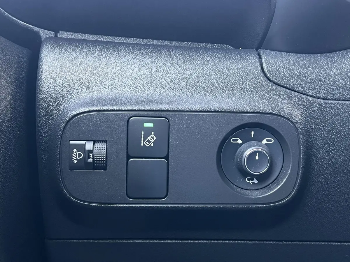 1.2 PureTech S&S Shine 110pk,D-riem vv in 2023,2e Eigenaar,Camera,Navi,Clima,Cruise,Pdc V+A,APK tot 01-2027
