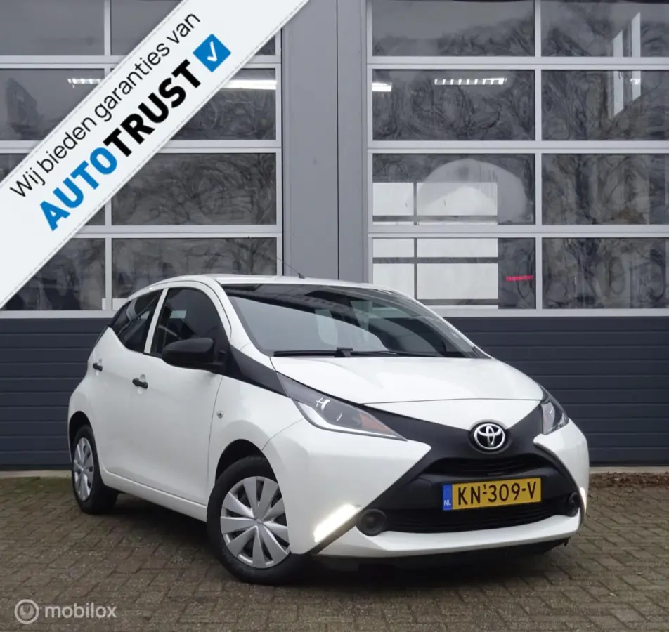 1.0 VVT-i x CRUISE CONTROL|AIRCO