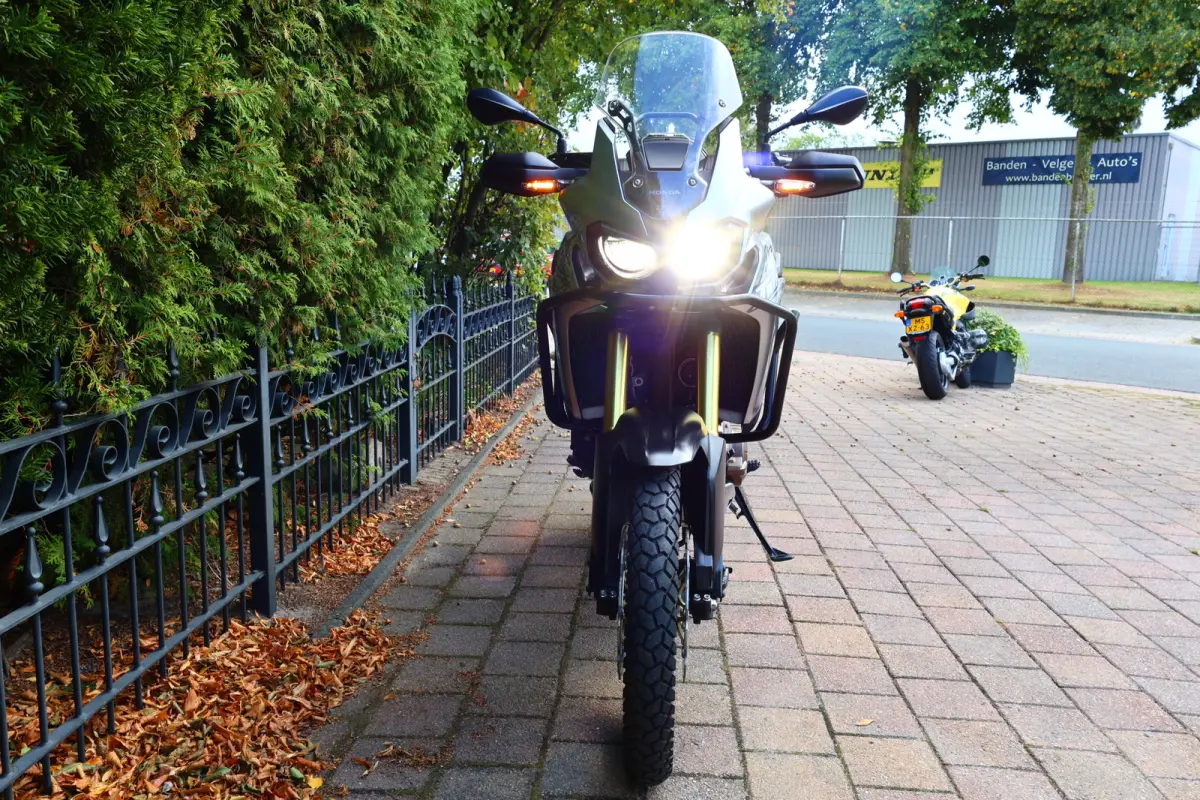 AFRICA TWIN CRF 1000 DCT ABS