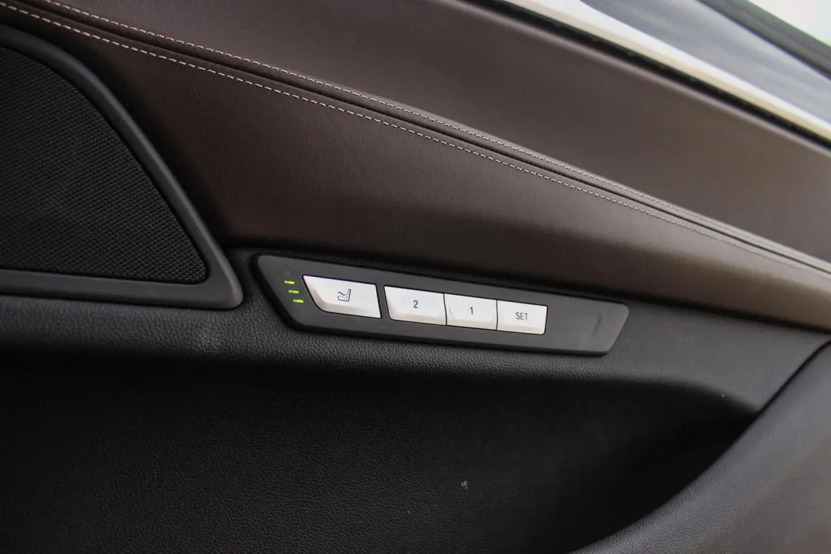 740i High Executive | 2e eigenaar | Driving Assistant Plus | Innovation pakket | Massage | Dodehoekdetectie | Adaptieve cruise | 360 camera | Stoelventilatie | Gesture control