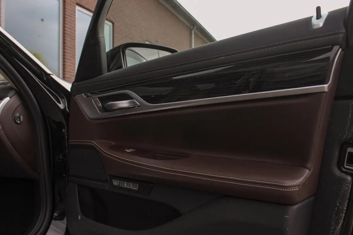 740i High Executive | 2e eigenaar | Driving Assistant Plus | Innovation pakket | Massage | Dodehoekdetectie | Adaptieve cruise | 360 camera | Stoelventilatie | Gesture control