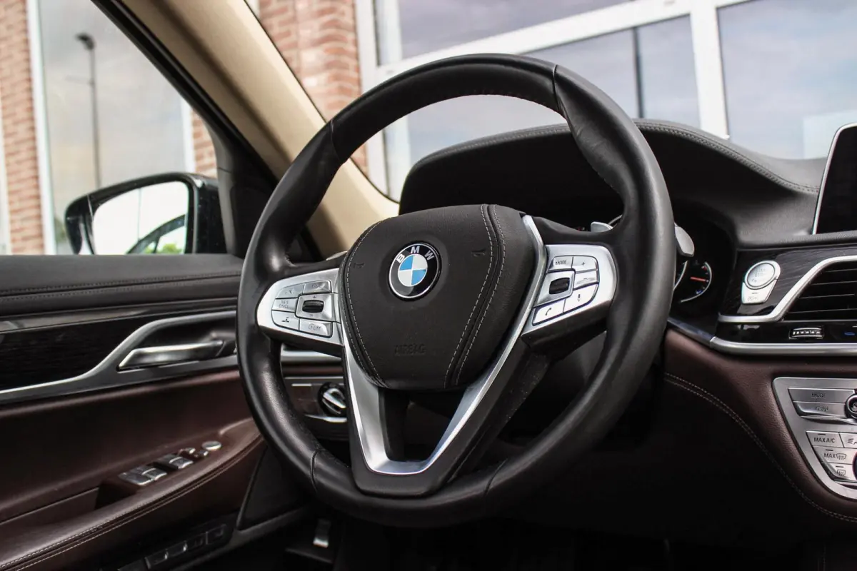 740i High Executive | 2e eigenaar | Driving Assistant Plus | Innovation pakket | Massage | Dodehoekdetectie | Adaptieve cruise | 360 camera | Stoelventilatie | Gesture control