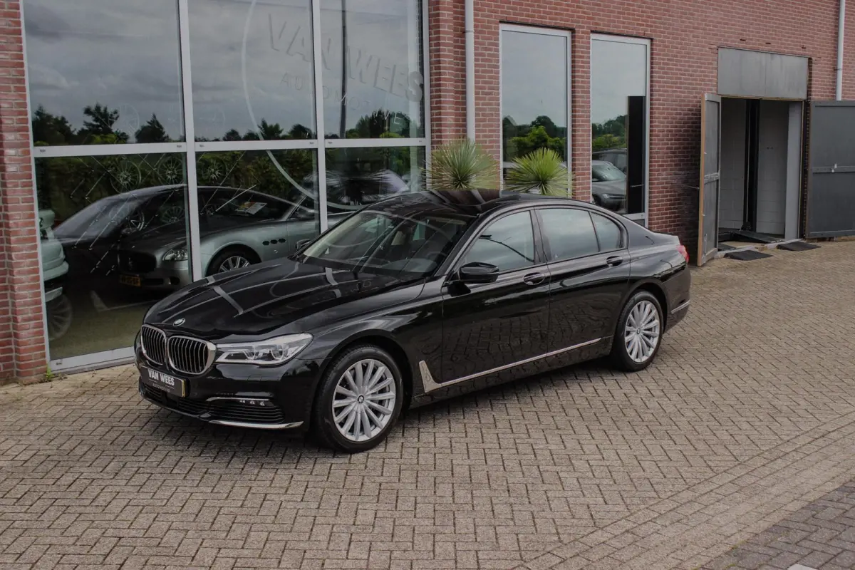 740i High Executive | 2e eigenaar | Driving Assistant Plus | Innovation pakket | Massage | Dodehoekdetectie | Adaptieve cruise | 360 camera | Stoelventilatie | Gesture control