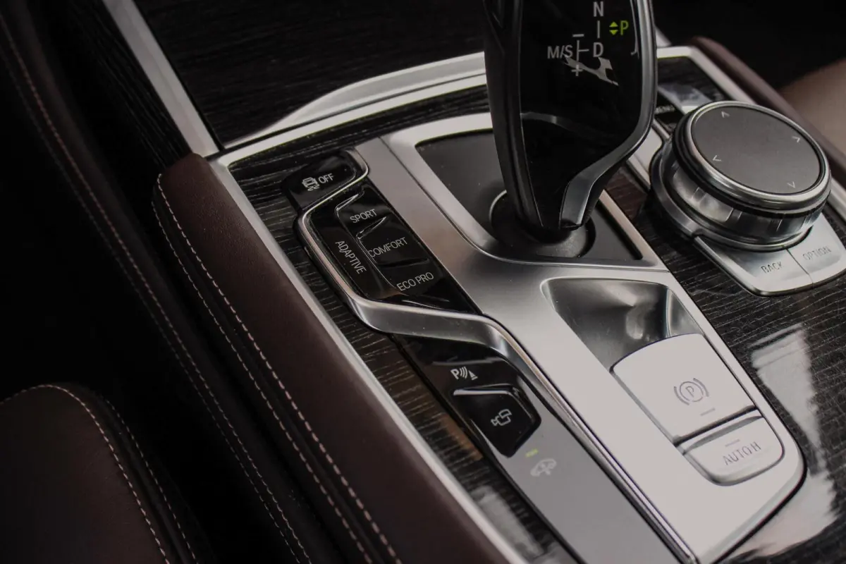 740i High Executive | 2e eigenaar | Driving Assistant Plus | Innovation pakket | Massage | Dodehoekdetectie | Adaptieve cruise | 360 camera | Stoelventilatie | Gesture control