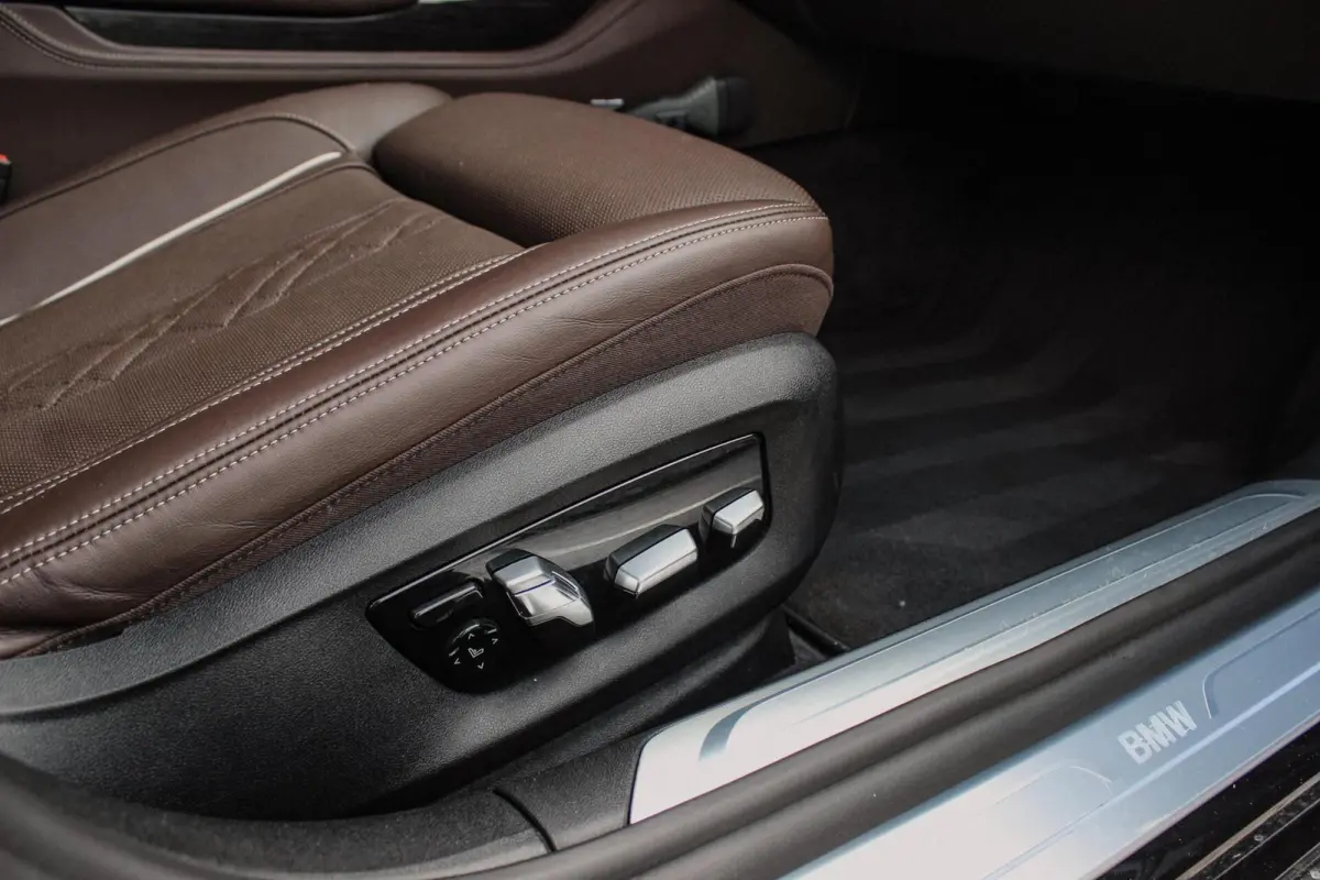 740i High Executive | 2e eigenaar | Driving Assistant Plus | Innovation pakket | Massage | Dodehoekdetectie | Adaptieve cruise | 360 camera | Stoelventilatie | Gesture control