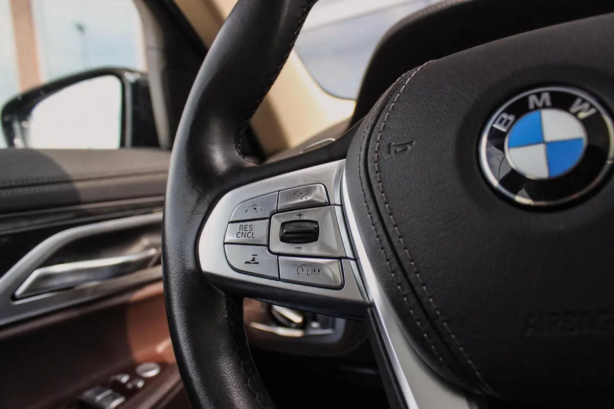 740i High Executive | 2e eigenaar | Driving Assistant Plus | Innovation pakket | Massage | Dodehoekdetectie | Adaptieve cruise | 360 camera | Stoelventilatie | Gesture control