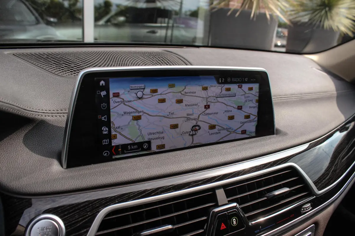 740i High Executive | 2e eigenaar | Driving Assistant Plus | Innovation pakket | Massage | Dodehoekdetectie | Adaptieve cruise | 360 camera | Stoelventilatie | Gesture control