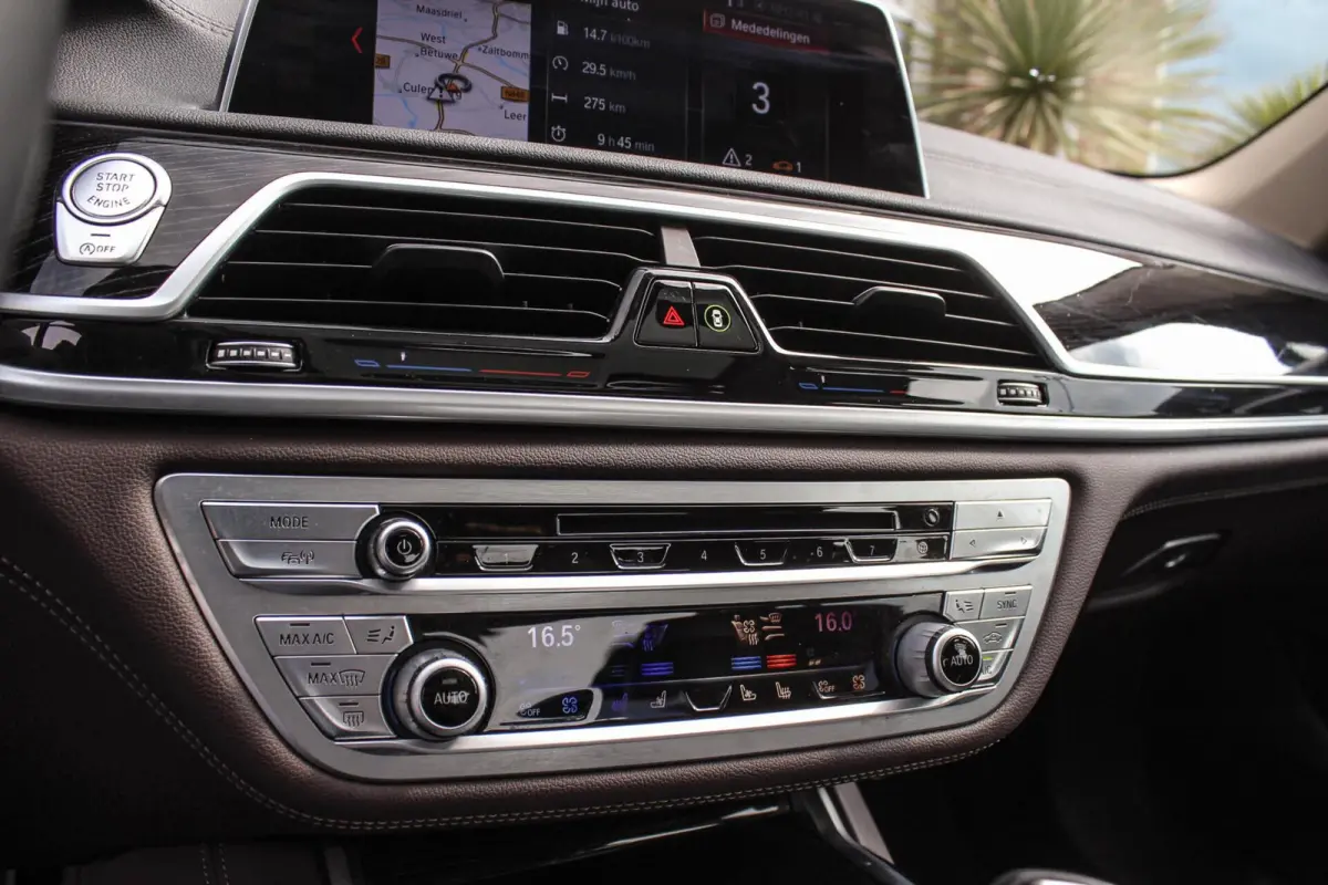 740i High Executive | 2e eigenaar | Driving Assistant Plus | Innovation pakket | Massage | Dodehoekdetectie | Adaptieve cruise | 360 camera | Stoelventilatie | Gesture control