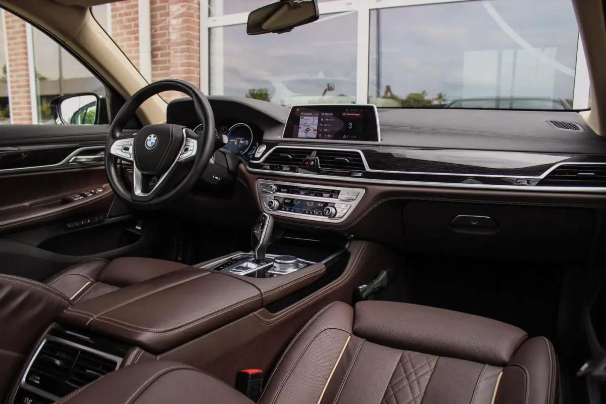 740i High Executive | 2e eigenaar | Driving Assistant Plus | Innovation pakket | Massage | Dodehoekdetectie | Adaptieve cruise | 360 camera | Stoelventilatie | Gesture control