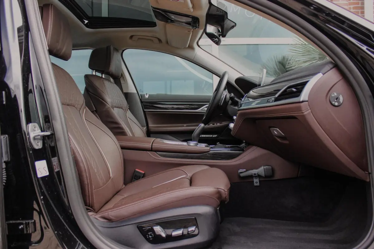 740i High Executive | 2e eigenaar | Driving Assistant Plus | Innovation pakket | Massage | Dodehoekdetectie | Adaptieve cruise | 360 camera | Stoelventilatie | Gesture control