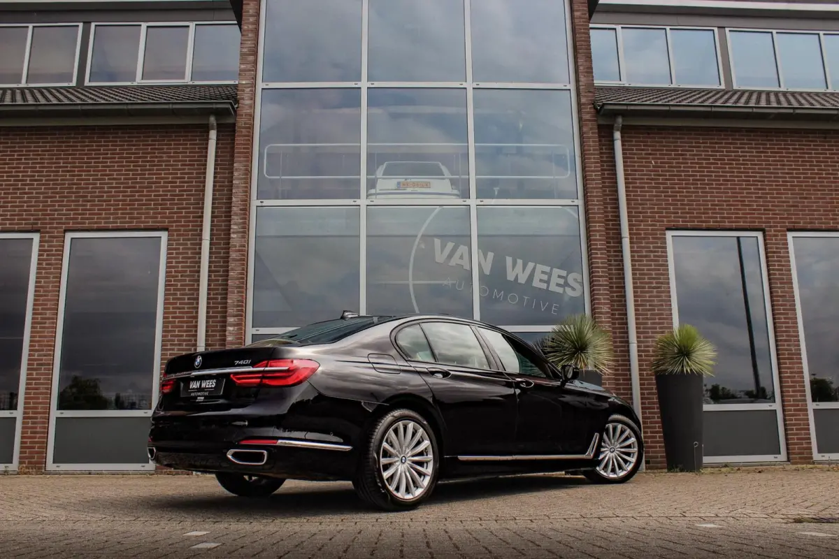 740i High Executive | 2e eigenaar | Driving Assistant Plus | Innovation pakket | Massage | Dodehoekdetectie | Adaptieve cruise | 360 camera | Stoelventilatie | Gesture control