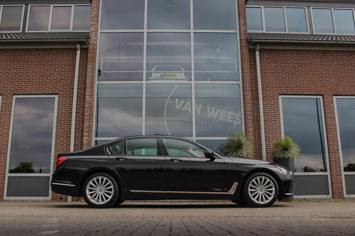 740i High Executive | 2e eigenaar | Driving Assistant Plus | Innovation pakket | Massage | Dodehoekdetectie | Adaptieve cruise | 360 camera | Stoelventilatie | Gesture control
