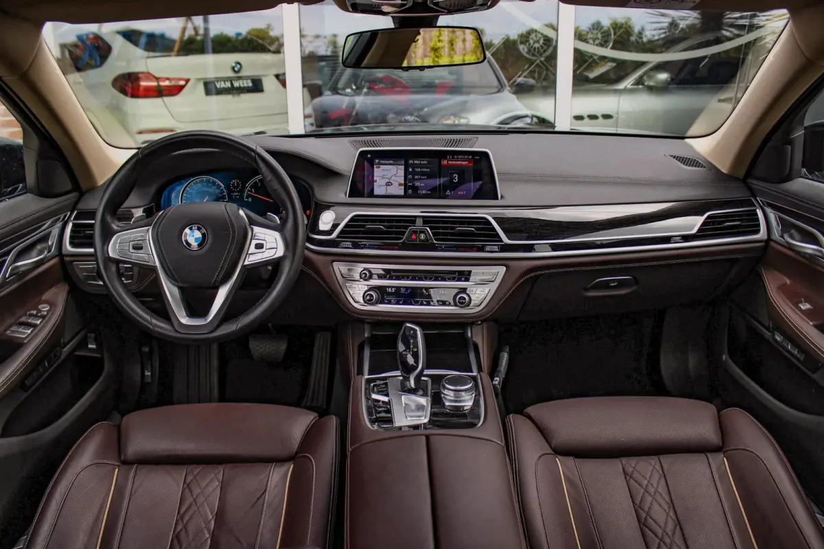 740i High Executive | 2e eigenaar | Driving Assistant Plus | Innovation pakket | Massage | Dodehoekdetectie | Adaptieve cruise | 360 camera | Stoelventilatie | Gesture control