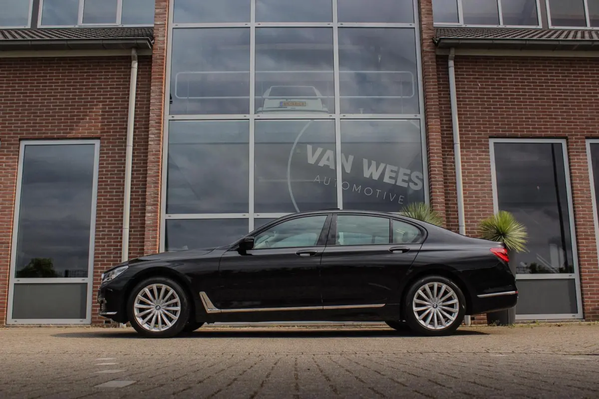 740i High Executive | 2e eigenaar | Driving Assistant Plus | Innovation pakket | Massage | Dodehoekdetectie | Adaptieve cruise | 360 camera | Stoelventilatie | Gesture control