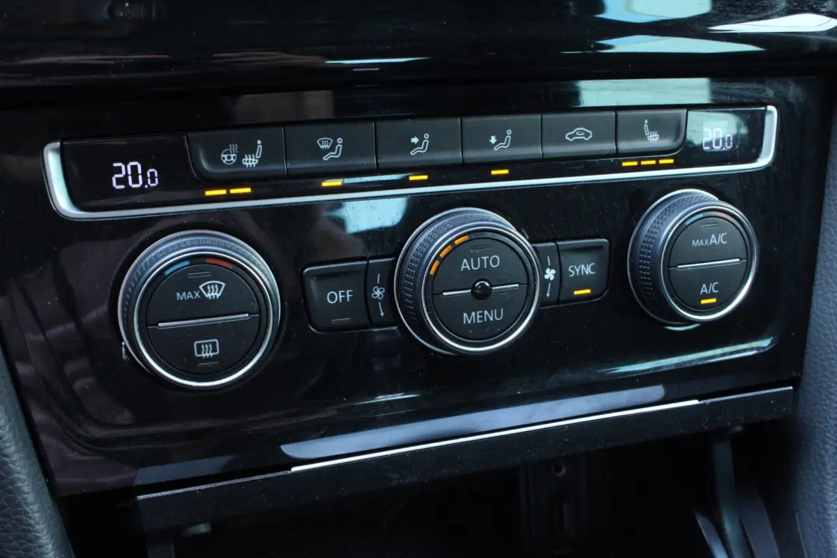 1.4 TSI DSG Highline CARPLAY MASSAGE XENON LEER STUURVW NAV '16