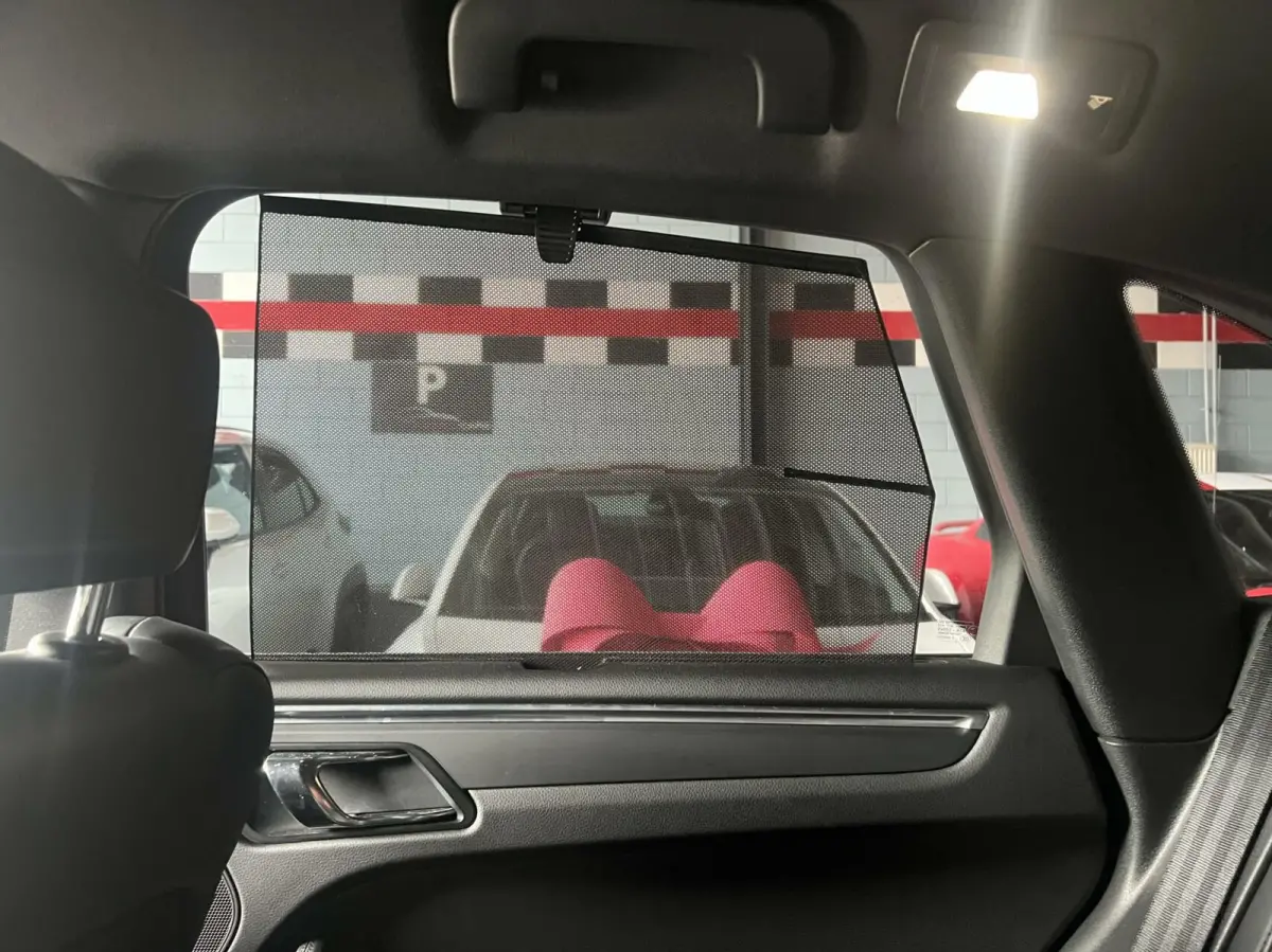 2.0 Apple CarPlay/ SPORTLEER /NAVIGATIE