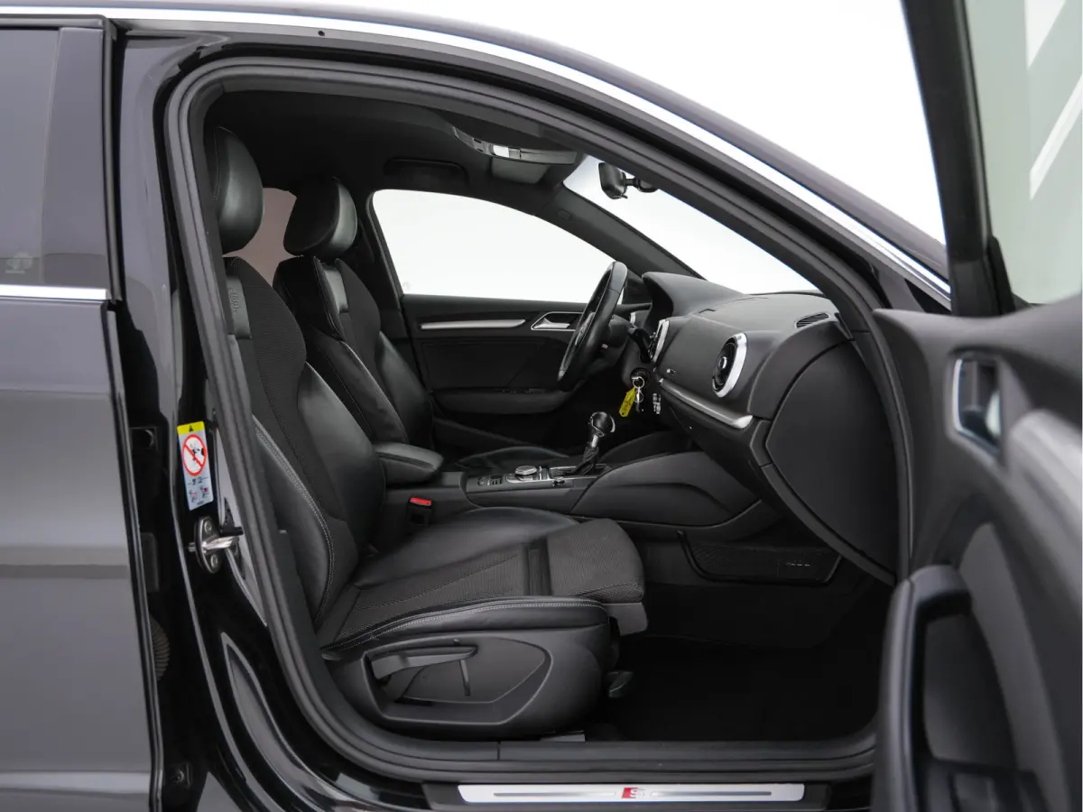 1.5 TFSI CoD S-Line Edition Aut. *FULL-LED | LEATHER-FABRIC | NAVI-FULLMAP | SPORTSEATS | AUDI-SOUND | ECC | PDC | PRIVACYGLASS | CRUISE | 18''ALU*