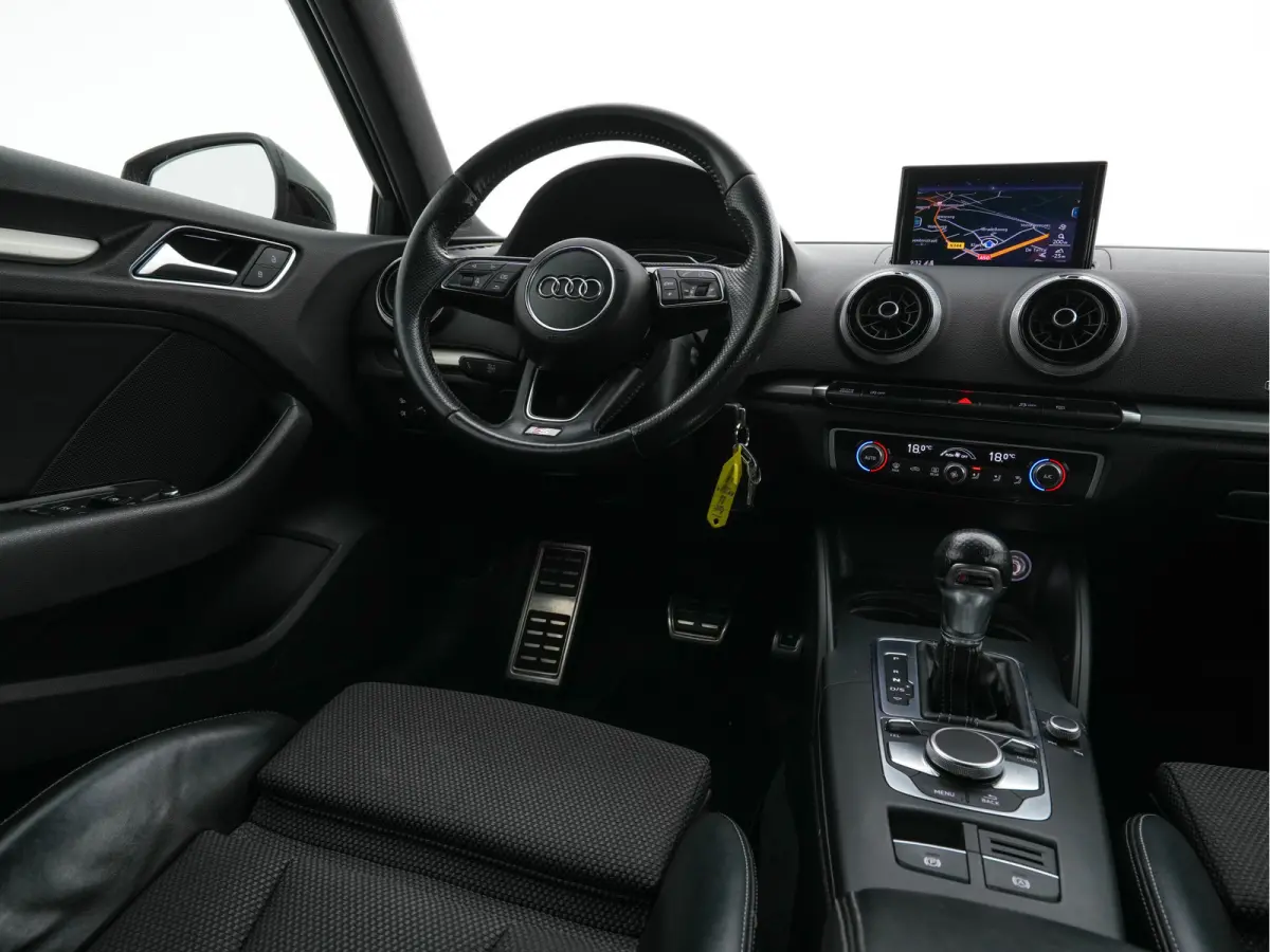 1.5 TFSI CoD S-Line Edition Aut. *FULL-LED | LEATHER-FABRIC | NAVI-FULLMAP | SPORTSEATS | AUDI-SOUND | ECC | PDC | PRIVACYGLASS | CRUISE | 18''ALU*