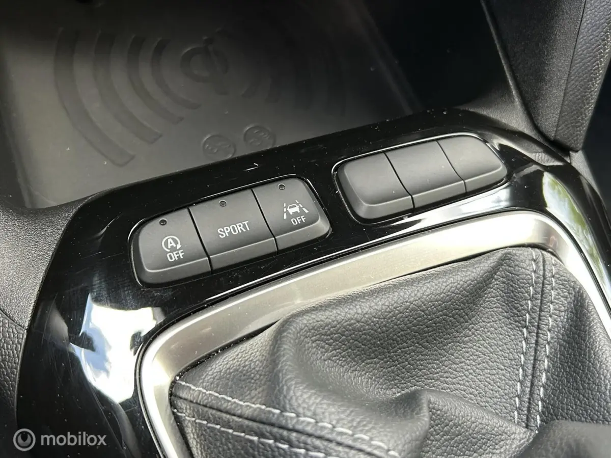 1.2 Turbo GS 100 PK clima / fm nav + carplay / 17" lm / LED