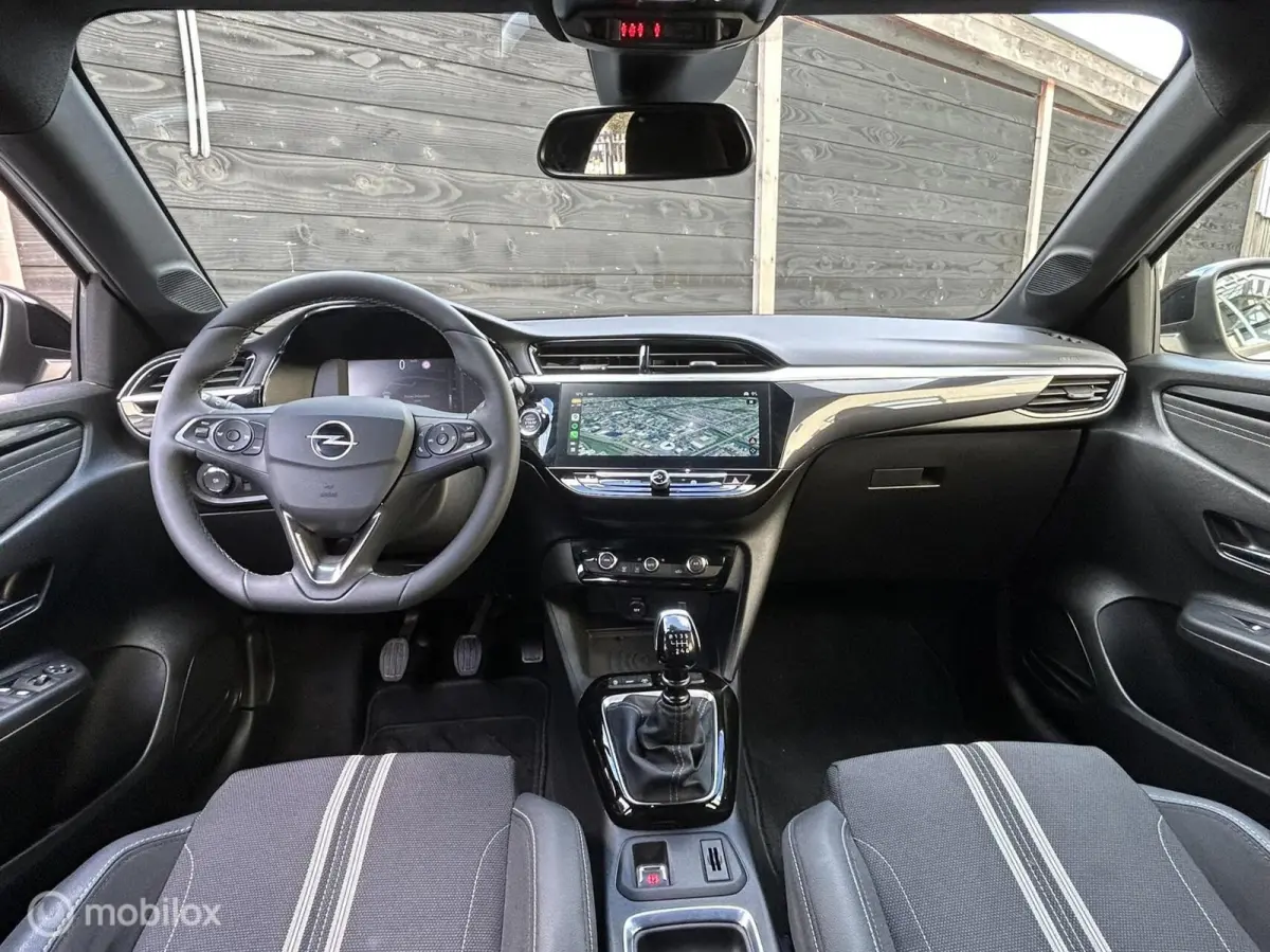 1.2 Turbo GS 100 PK clima / fm nav + carplay / 17" lm / LED