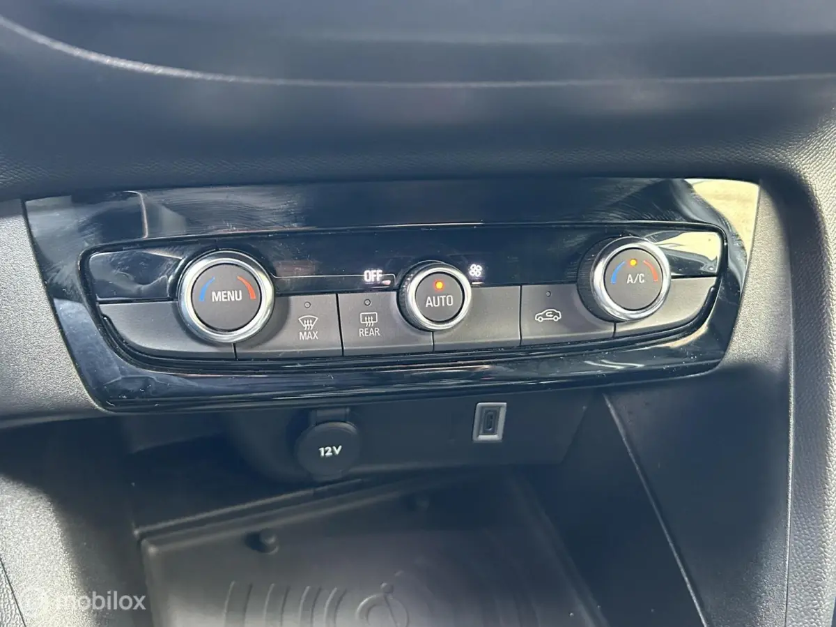 1.2 Turbo GS 100 PK clima / fm nav + carplay / 17" lm / LED