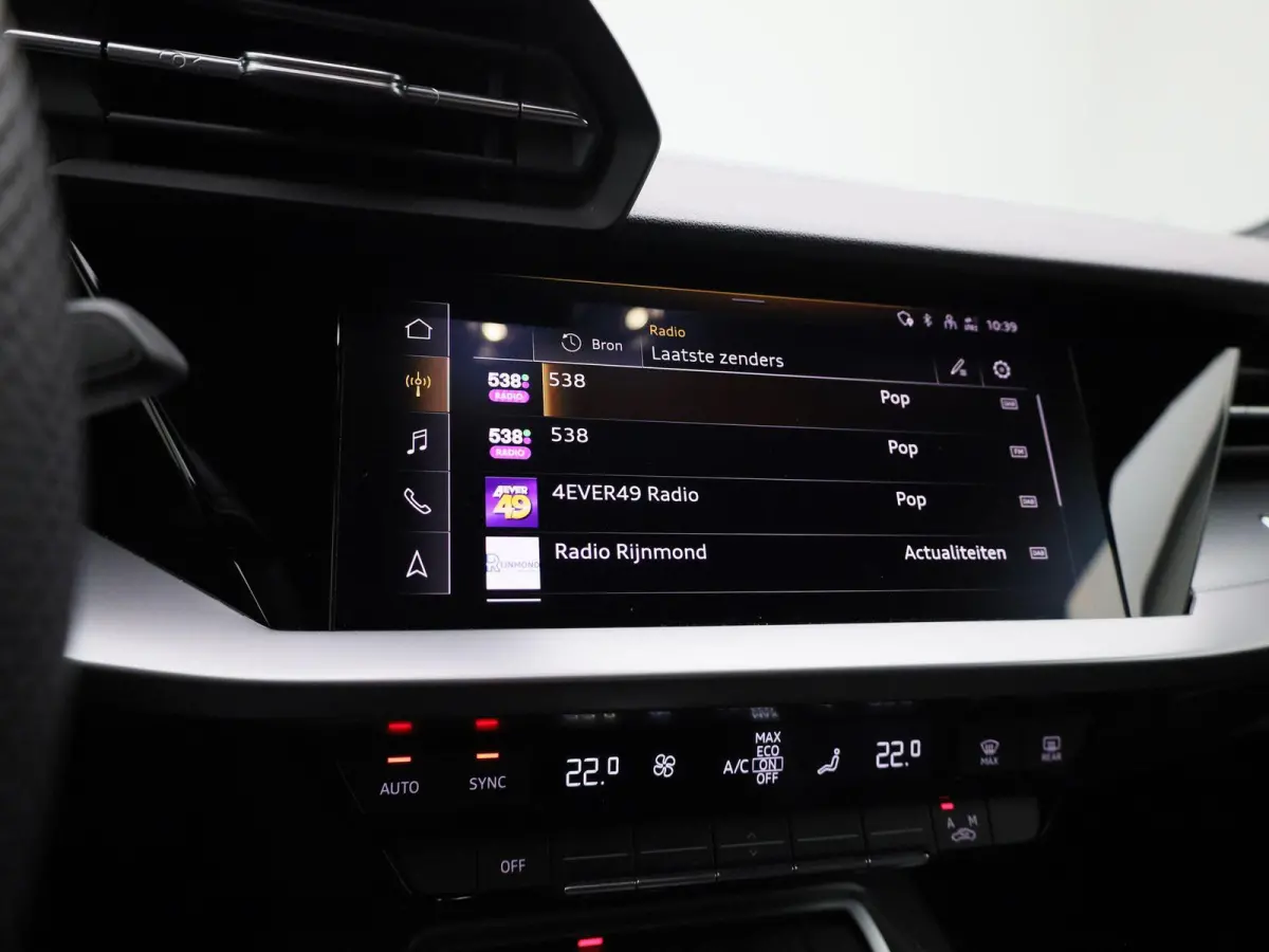 30 TFSI S edition | S-line l MMI Navigatie l Apple Carplay | Android Auto l Climate Control l LED koplampen l Lichtpakket ambient lighting l Sportonderstel l Dimbare binnenspiegel l Parkeerh