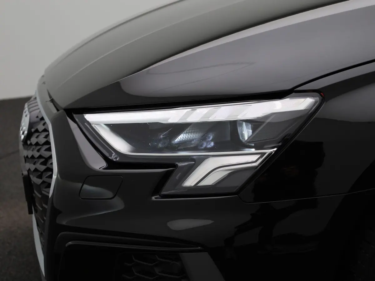 30 TFSI S edition | S-line l MMI Navigatie l Apple Carplay | Android Auto l Climate Control l LED koplampen l Lichtpakket ambient lighting l Sportonderstel l Dimbare binnenspiegel l Parkeerh