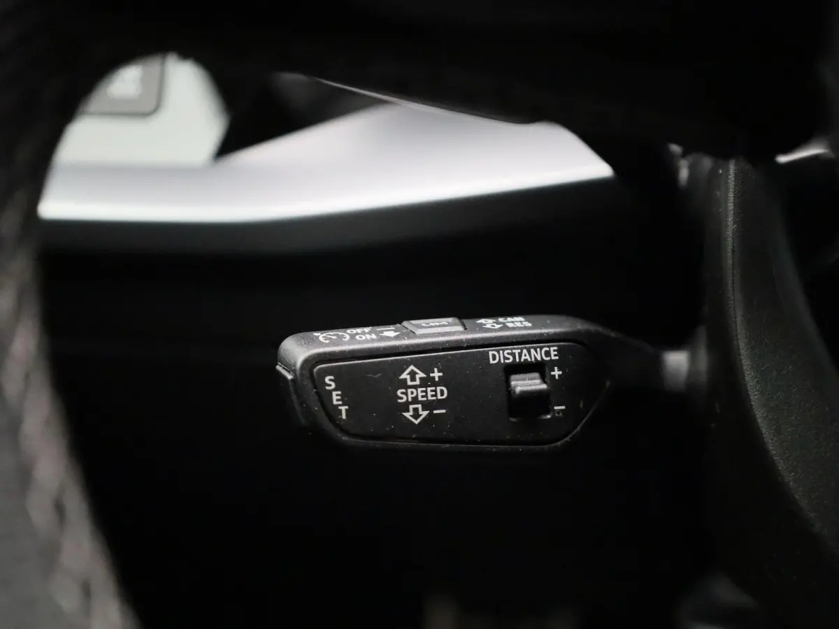30 TFSI S edition | S-line l MMI Navigatie l Apple Carplay | Android Auto l Climate Control l LED koplampen l Lichtpakket ambient lighting l Sportonderstel l Dimbare binnenspiegel l Parkeerh