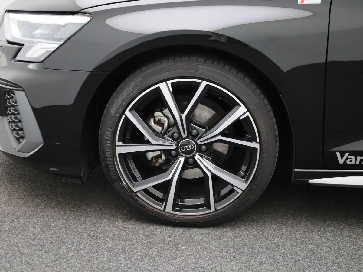 30 TFSI S edition | S-line l MMI Navigatie l Apple Carplay | Android Auto l Climate Control l LED koplampen l Lichtpakket ambient lighting l Sportonderstel l Dimbare binnenspiegel l Parkeerh