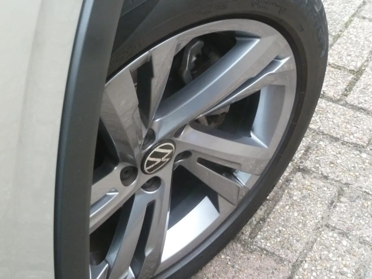 1.4 TSI eHybrid R-Line|Panodak|Leder|Memory|360-Camera|Adapt.Cruise|Matrix-LED|34.600km