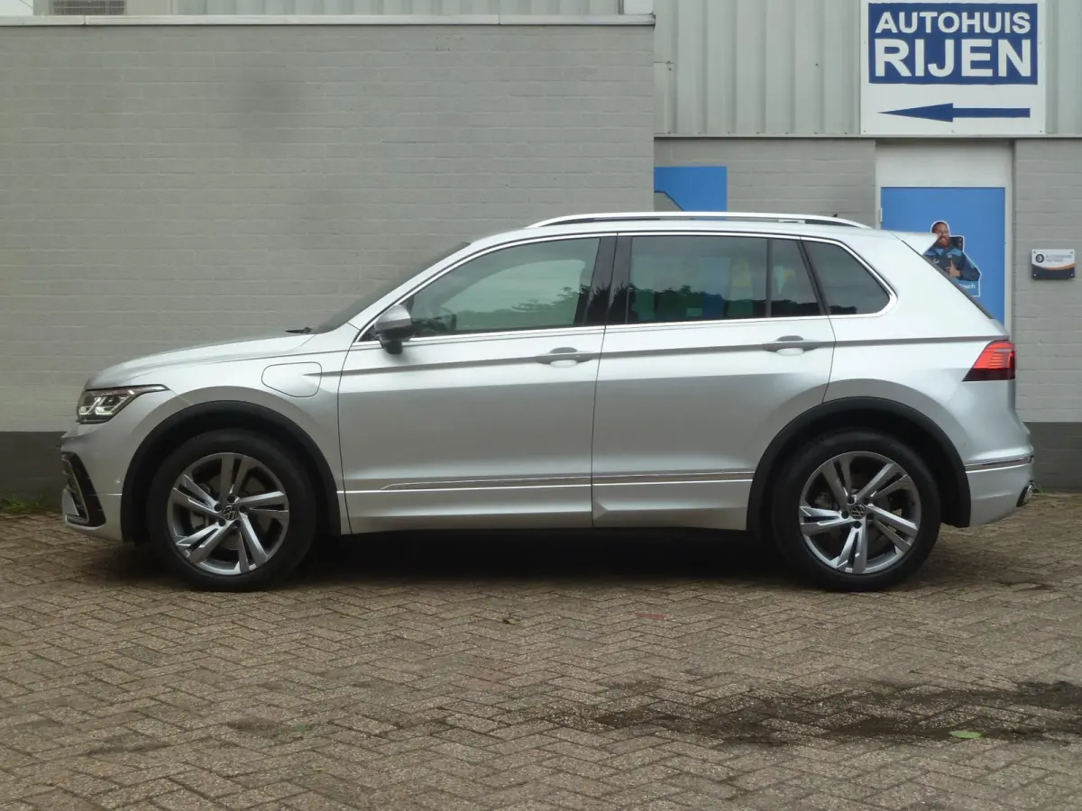 1.4 TSI eHybrid R-Line|Panodak|Leder|Memory|360-Camera|Adapt.Cruise|Matrix-LED|34.600km