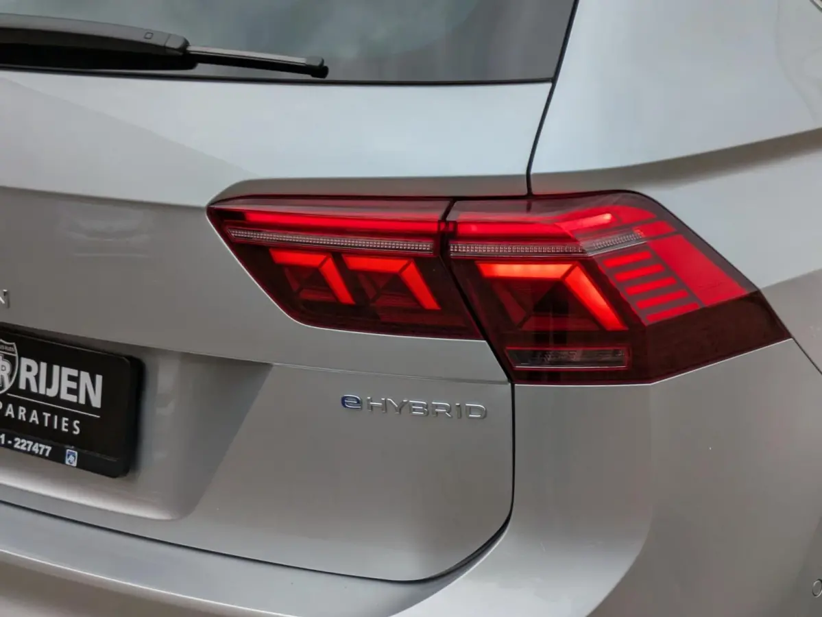 1.4 TSI eHybrid R-Line|Panodak|Leder|Memory|360-Camera|Adapt.Cruise|Matrix-LED|34.600km