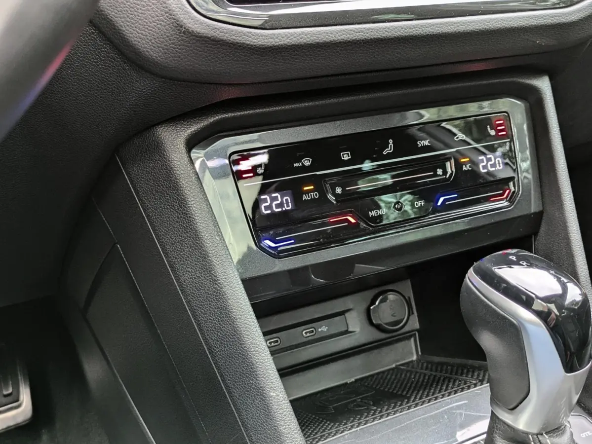 1.4 TSI eHybrid R-Line|Panodak|Leder|Memory|360-Camera|Adapt.Cruise|Matrix-LED|34.600km