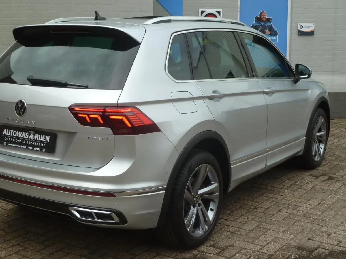 1.4 TSI eHybrid R-Line|Panodak|Leder|Memory|360-Camera|Adapt.Cruise|Matrix-LED|34.600km