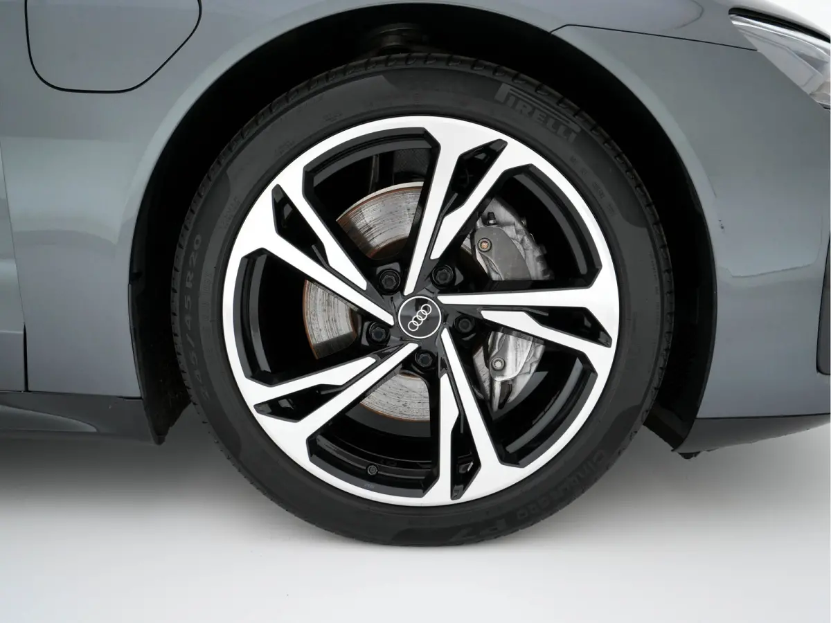 93 kWh Quattro (3-Fase-11 kW) {SOH-93%} (INCL-BTW) *HEATPUMP | PANO | FULL-LED | LEATHER | AUDI-SOUND | DIGI-COCKPIT | NAVI-FULLMAP | HEATED-SPORTSEATS | TOPVIEW | DAB | KEYLESS | LANE-ASSIS