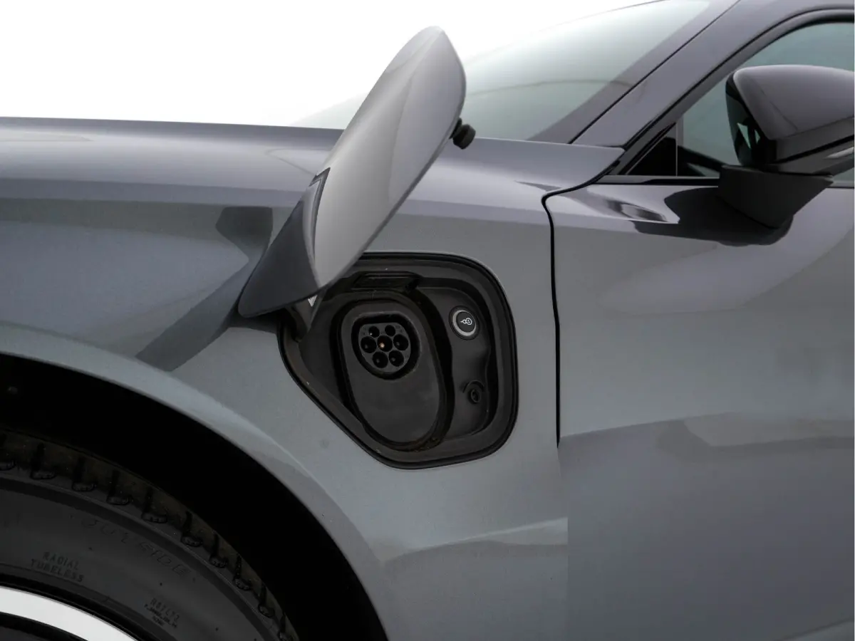93 kWh Quattro (3-Fase-11 kW) {SOH-93%} (INCL-BTW) *HEATPUMP | PANO | FULL-LED | LEATHER | AUDI-SOUND | DIGI-COCKPIT | NAVI-FULLMAP | HEATED-SPORTSEATS | TOPVIEW | DAB | KEYLESS | LANE-ASSIS