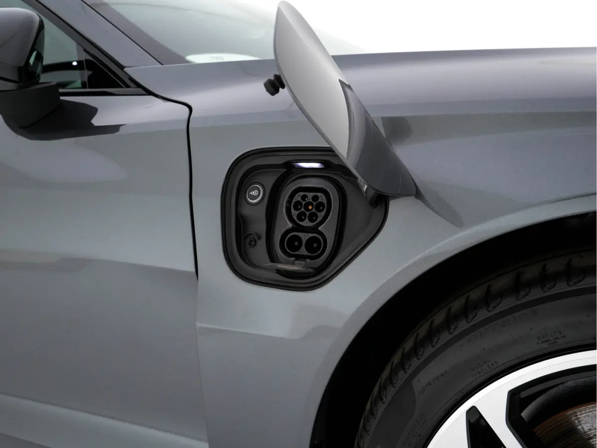 93 kWh Quattro (3-Fase-11 kW) {SOH-93%} (INCL-BTW) *HEATPUMP | PANO | FULL-LED | LEATHER | AUDI-SOUND | DIGI-COCKPIT | NAVI-FULLMAP | HEATED-SPORTSEATS | TOPVIEW | DAB | KEYLESS | LANE-ASSIS