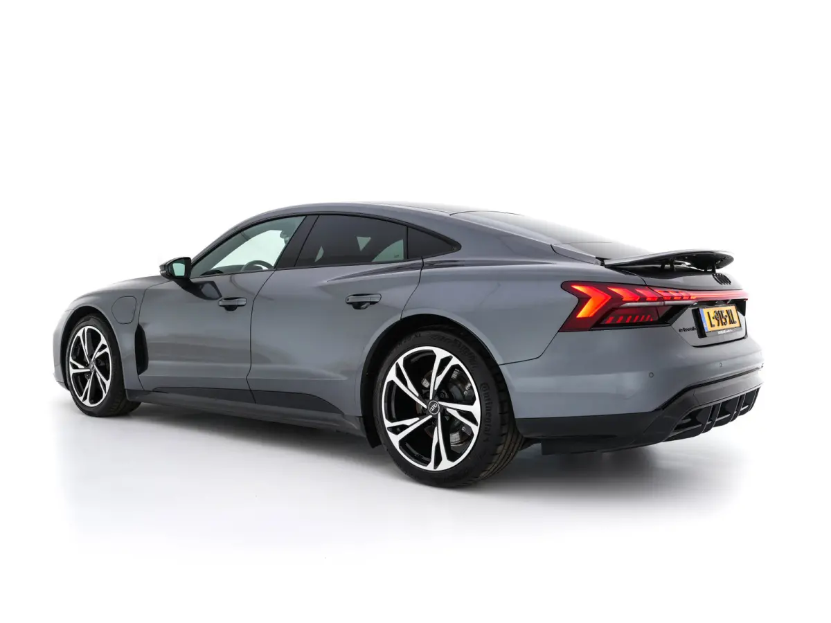93 kWh Quattro (3-Fase-11 kW) {SOH-93%} (INCL-BTW) *HEATPUMP | PANO | FULL-LED | LEATHER | AUDI-SOUND | DIGI-COCKPIT | NAVI-FULLMAP | HEATED-SPORTSEATS | TOPVIEW | DAB | KEYLESS | LANE-ASSIS