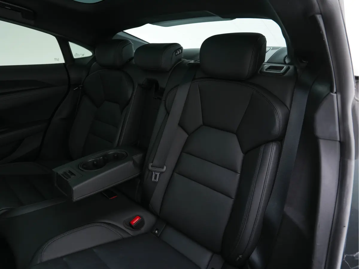 93 kWh Quattro (3-Fase-11 kW) {SOH-93%} (INCL-BTW) *HEATPUMP | PANO | FULL-LED | LEATHER | AUDI-SOUND | DIGI-COCKPIT | NAVI-FULLMAP | HEATED-SPORTSEATS | TOPVIEW | DAB | KEYLESS | LANE-ASSIS